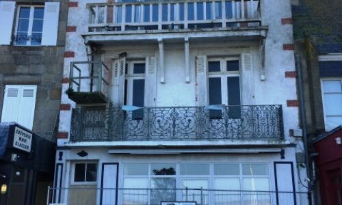 Affichage d’une Déclaration Préalable pour la réfection d’un balcon sur le Port du Croisic.